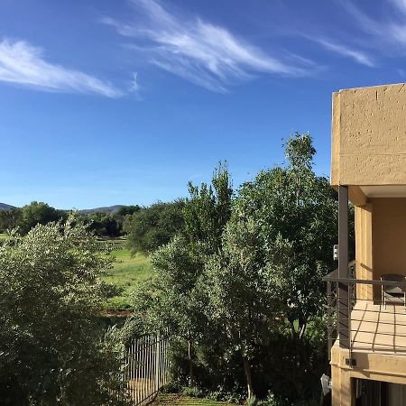 Beautiful Studio! Modern, Secure,Comfy Stay In Windhoek Golf Estate Екстер'єр фото