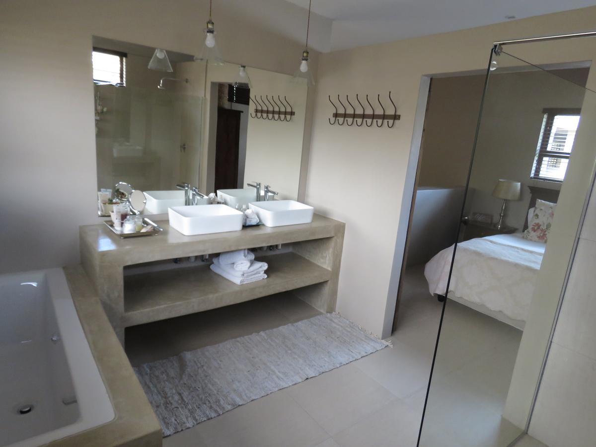 Beautiful Studio! Modern, Secure,Comfy Stay In Windhoek Golf Estate Екстер'єр фото