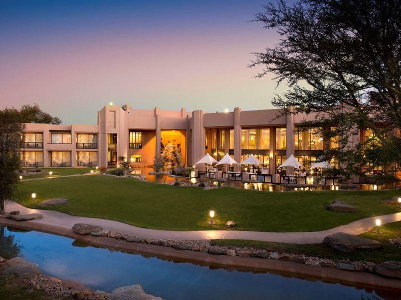 Beautiful Studio! Modern, Secure,Comfy Stay In Windhoek Golf Estate Екстер'єр фото